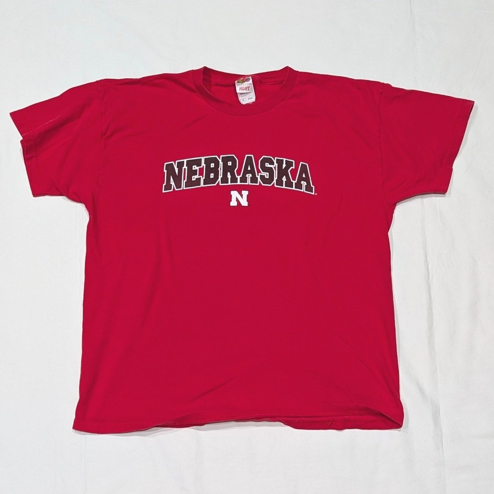 Fruit of the Loom Nebraska Huskers T-Shirt Mens XL Red Heavy Cotton Made in USA